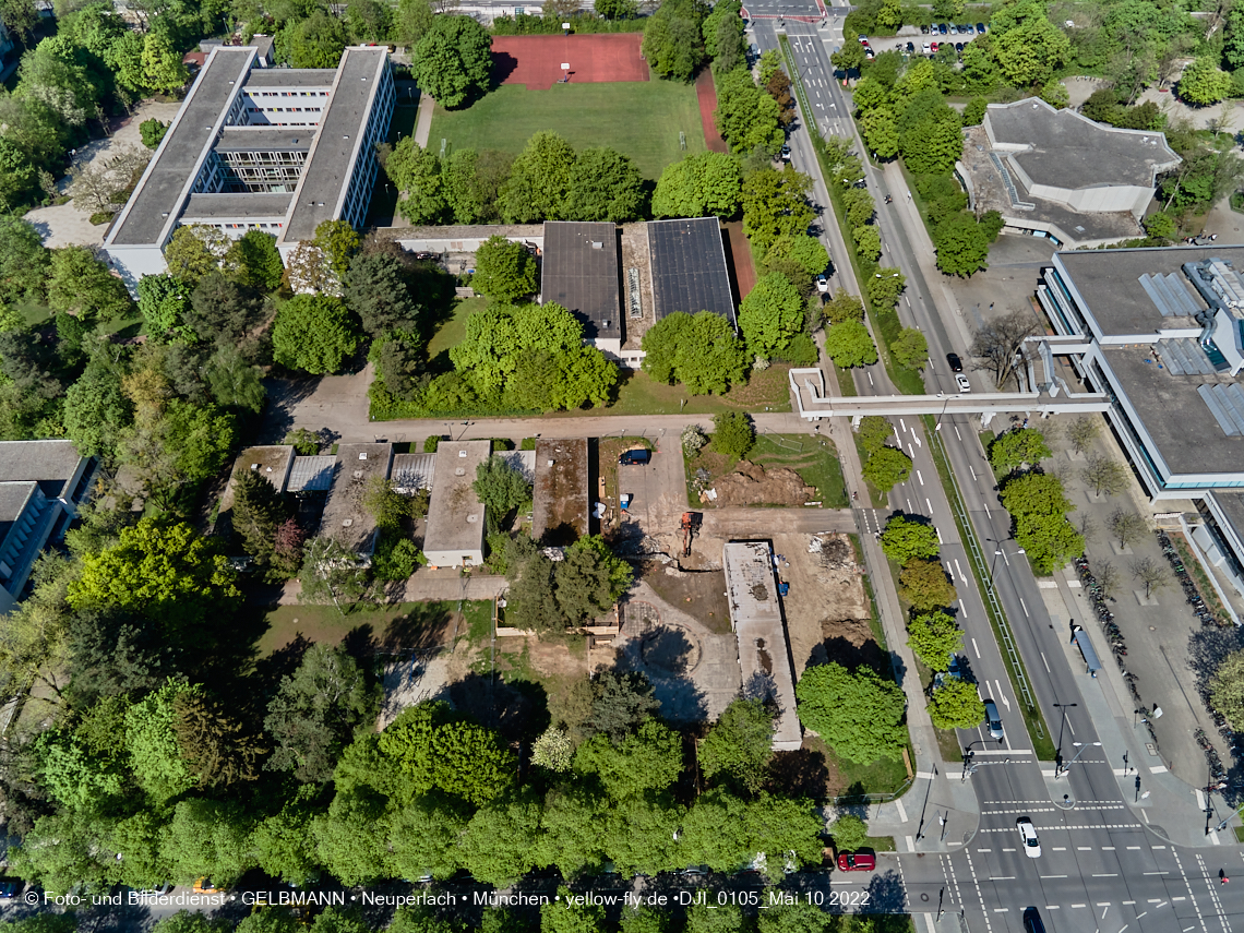 10.05.2022 - Luftbilder von der Baustelle Haus für Kinder in Neuperlach